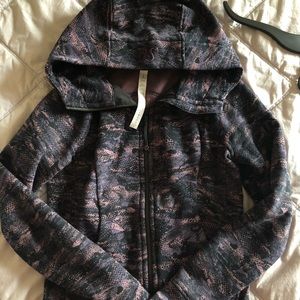 Lululemon zip up hoodie size 4